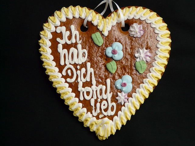 gingerbread-heart-60449_640
